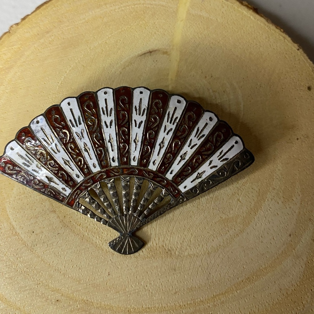 Vintage sterling fan brooch